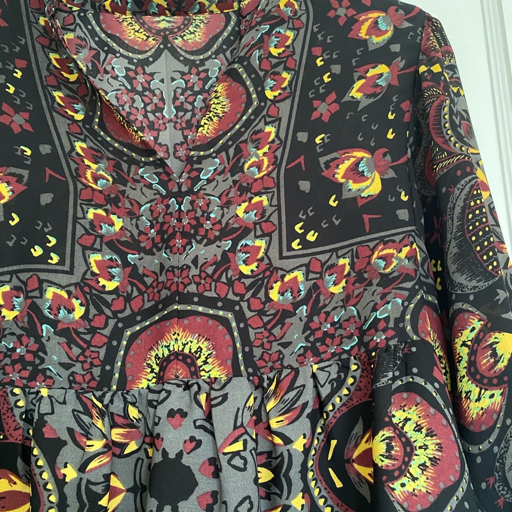 Patterned top - Picture 3 of 3